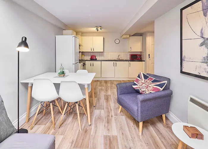 Host & Stay - Roper Road