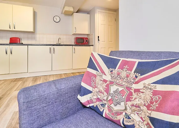 Host & Stay - Roper Road