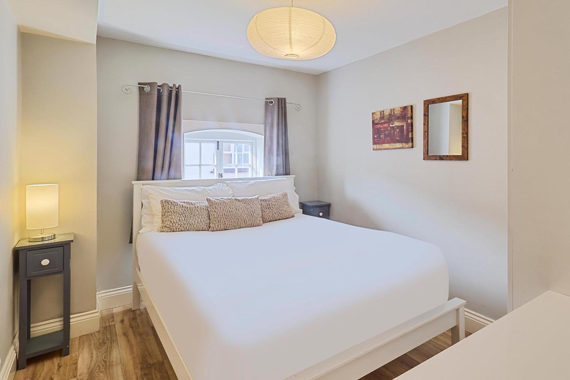 Host & - Roper Road Apartment