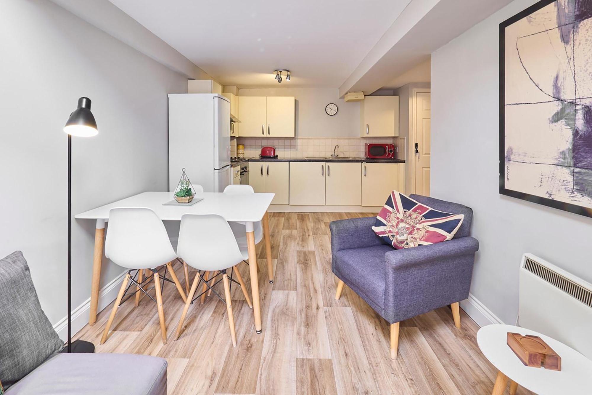 Apartment Host & - Roper Road