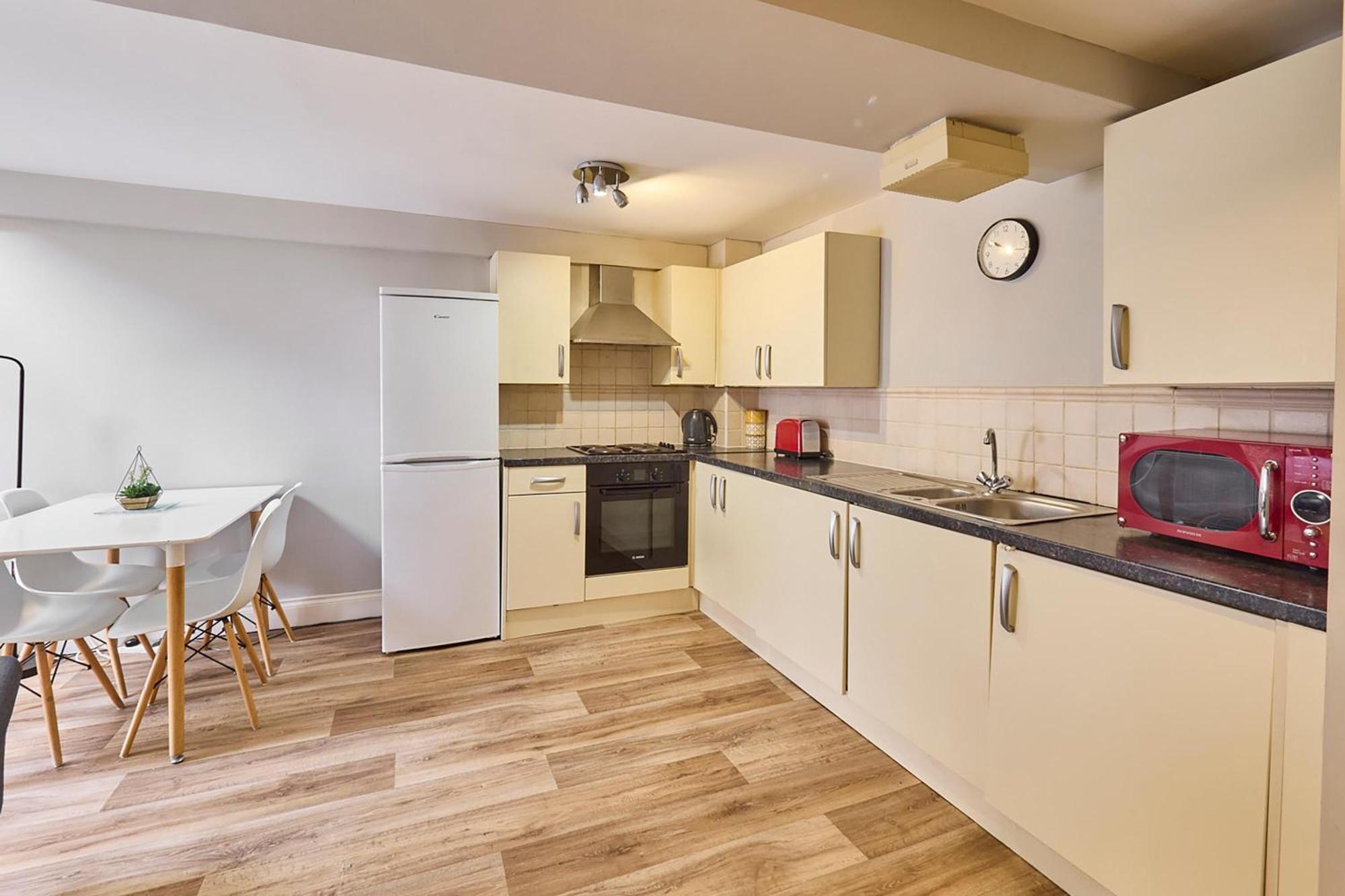 Host & - Roper Road Apartment Canterbury